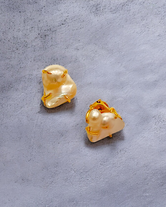 LUX BAROQUE PEARL STUD