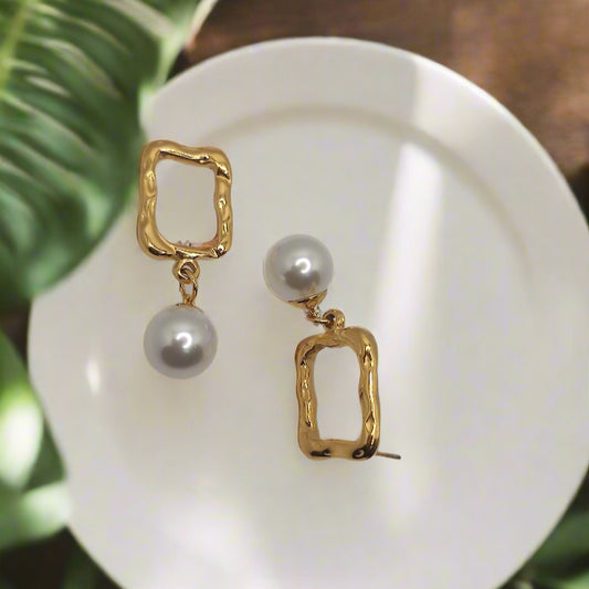 SQUARE PEARL EARRINGS