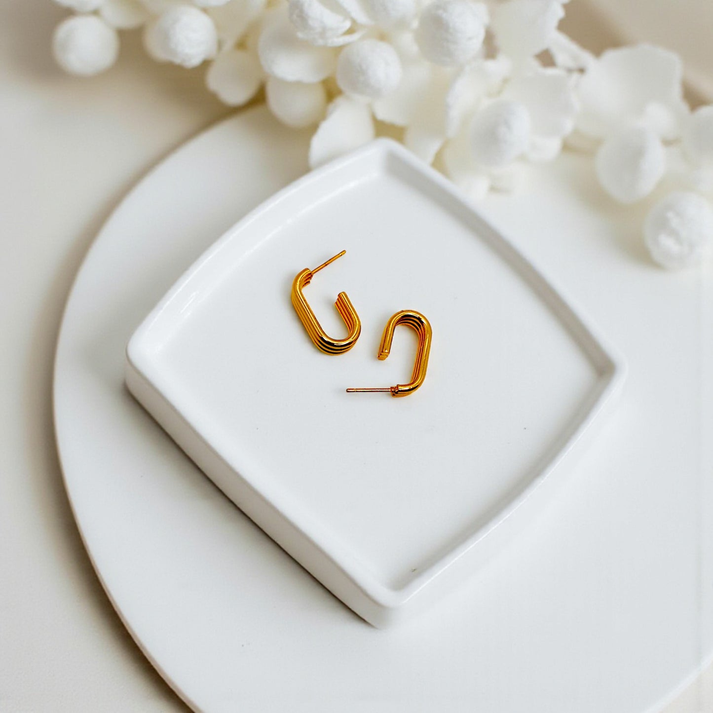GOLD J SHAPE LAYERED EARRINGS