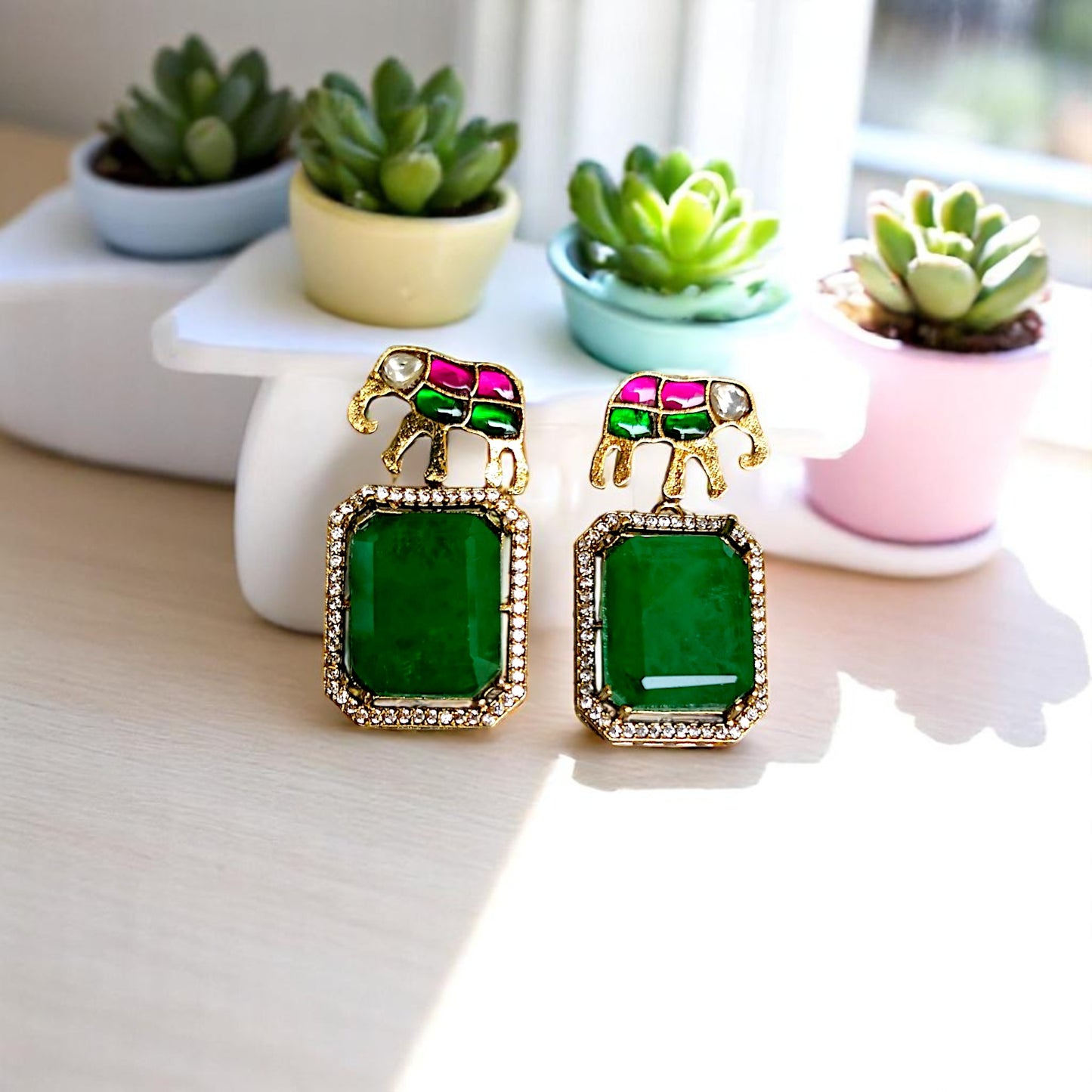 TANVIKA LUXE DOUBLET STONE DANGLER