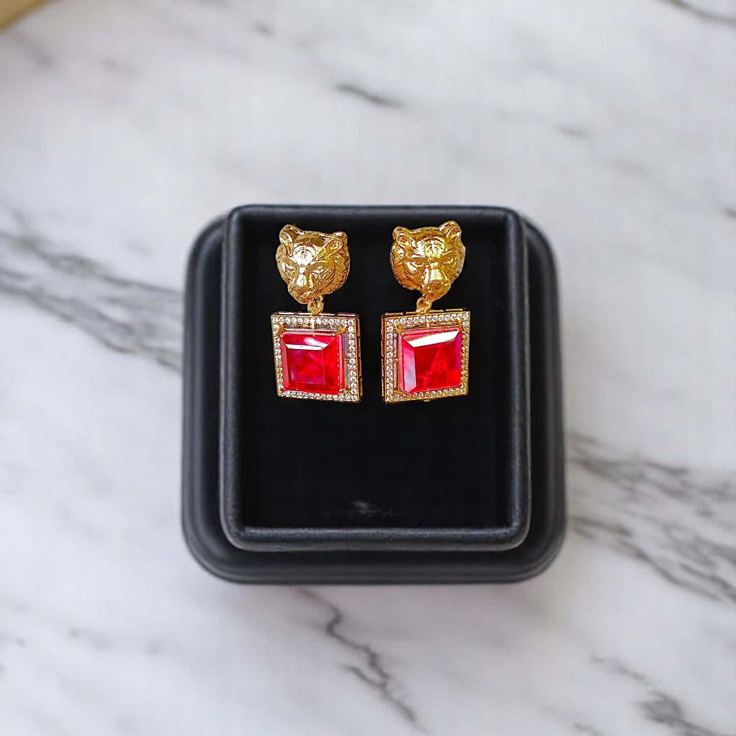 ARNA LUXE DOUBLET STONE DANGLER