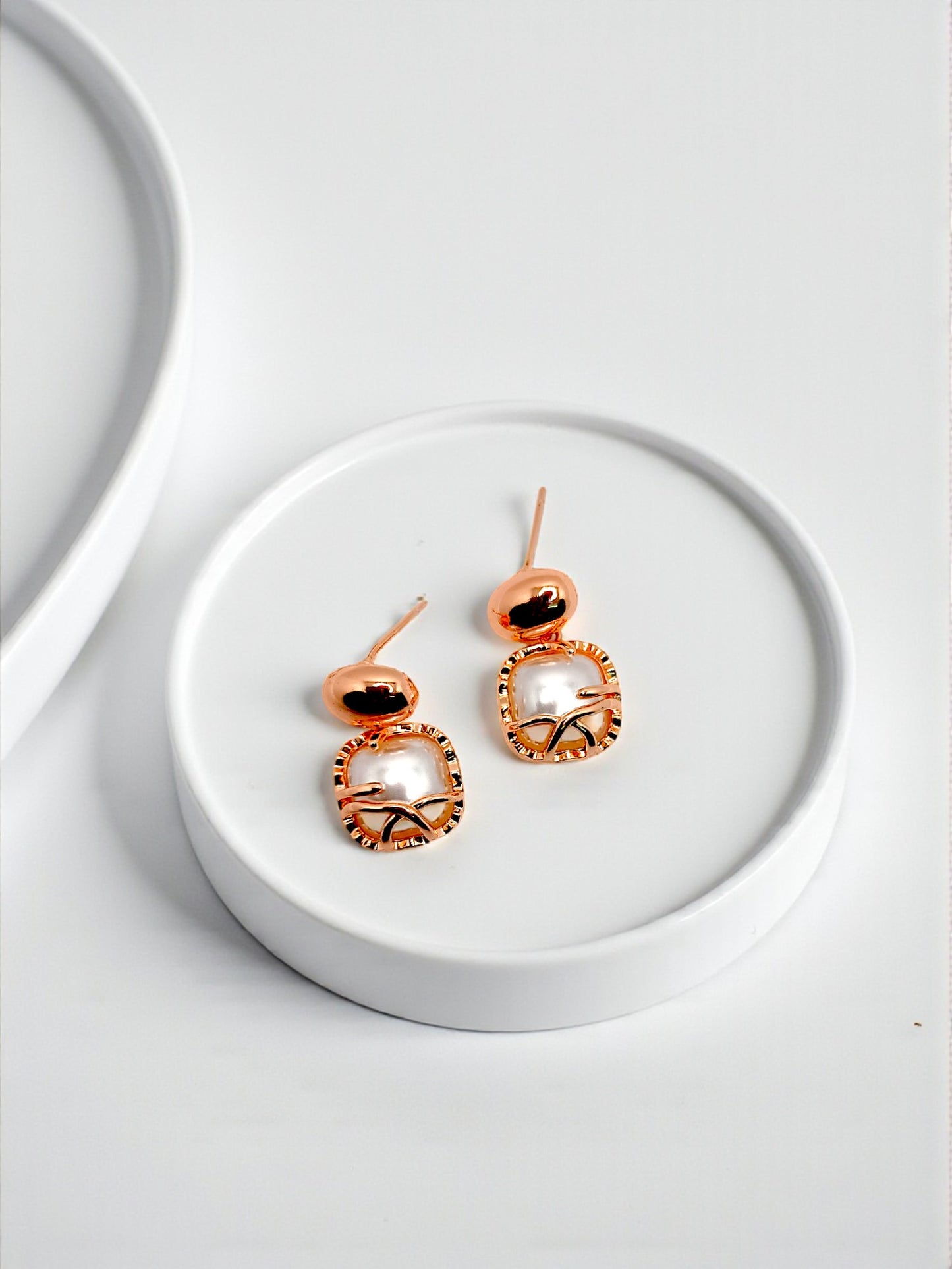 MINI PEARL DROP EARRINGS