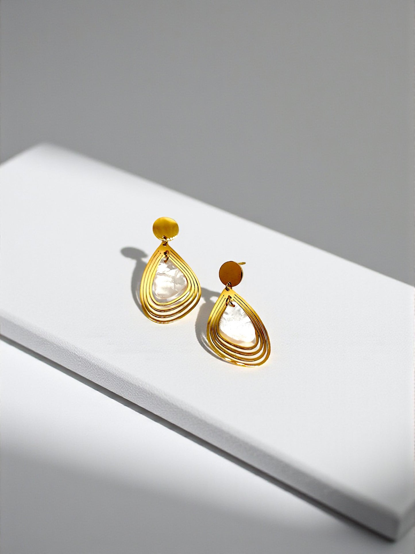 GOLD LAYERED EARRINGS