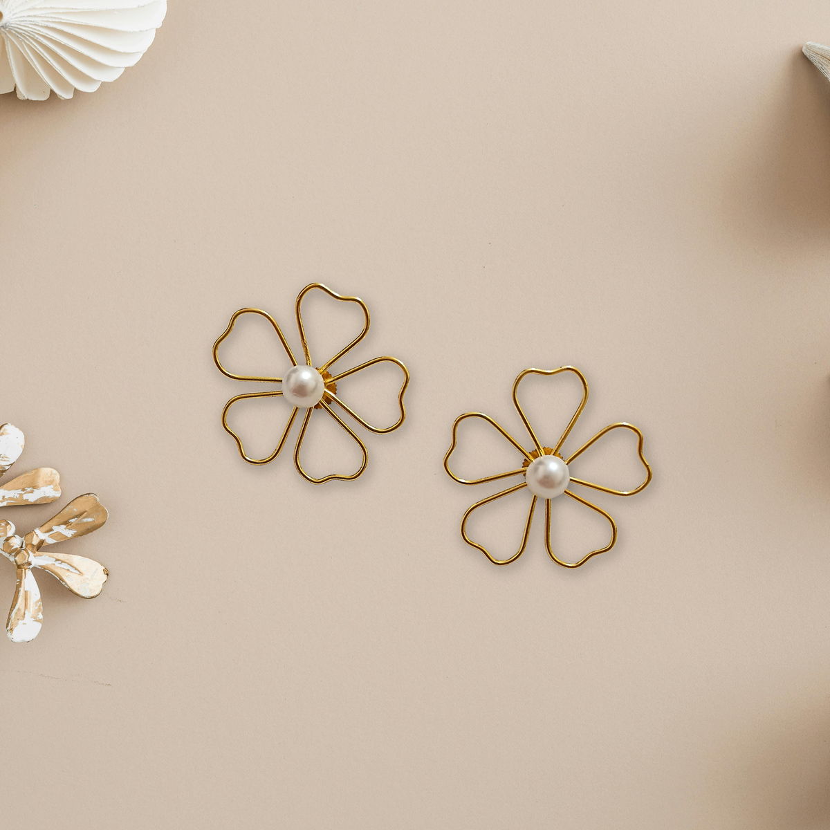 Handmade Flower Brass pearl stud earrings 