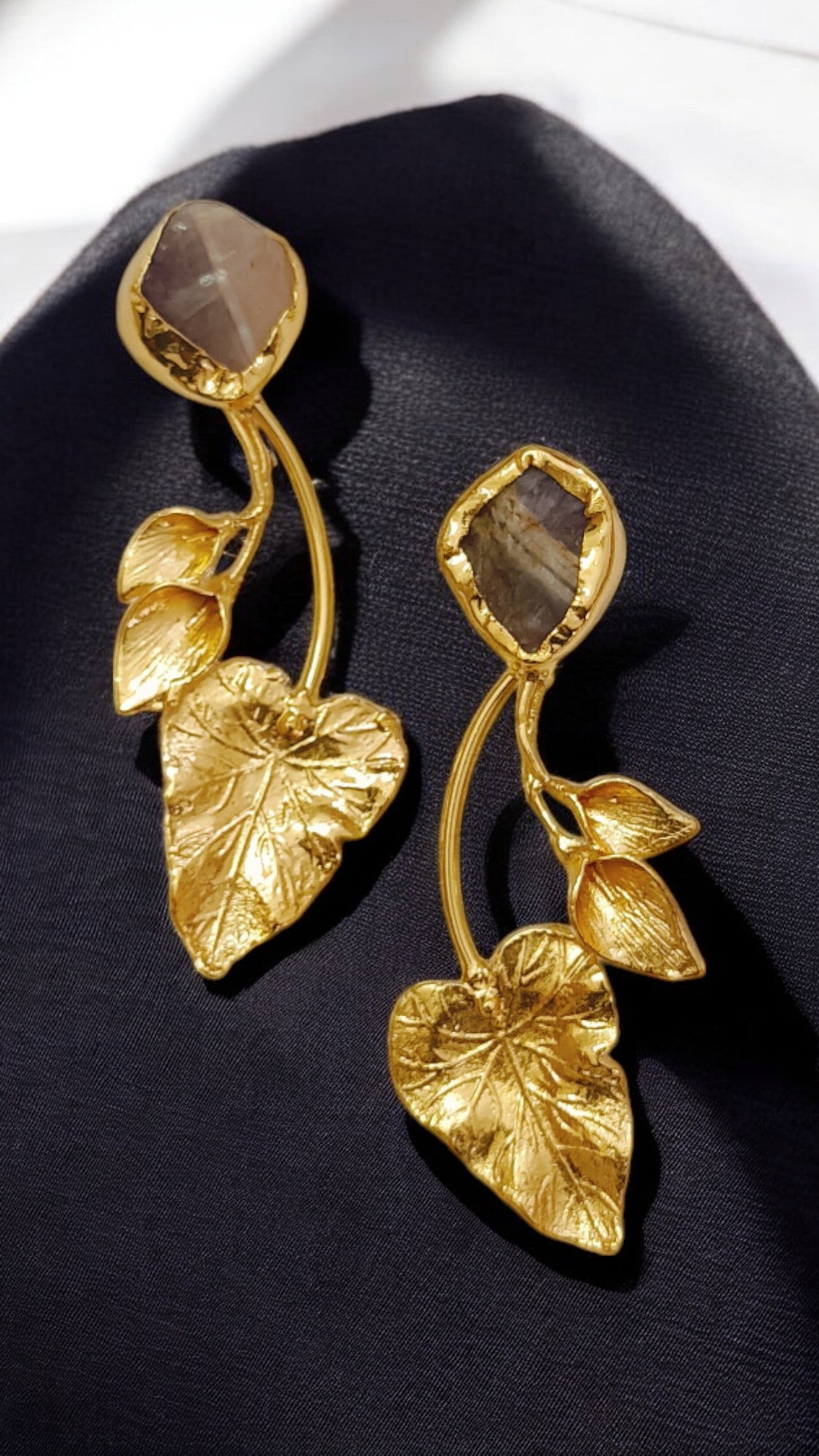 GOLD LEAF DANGLER