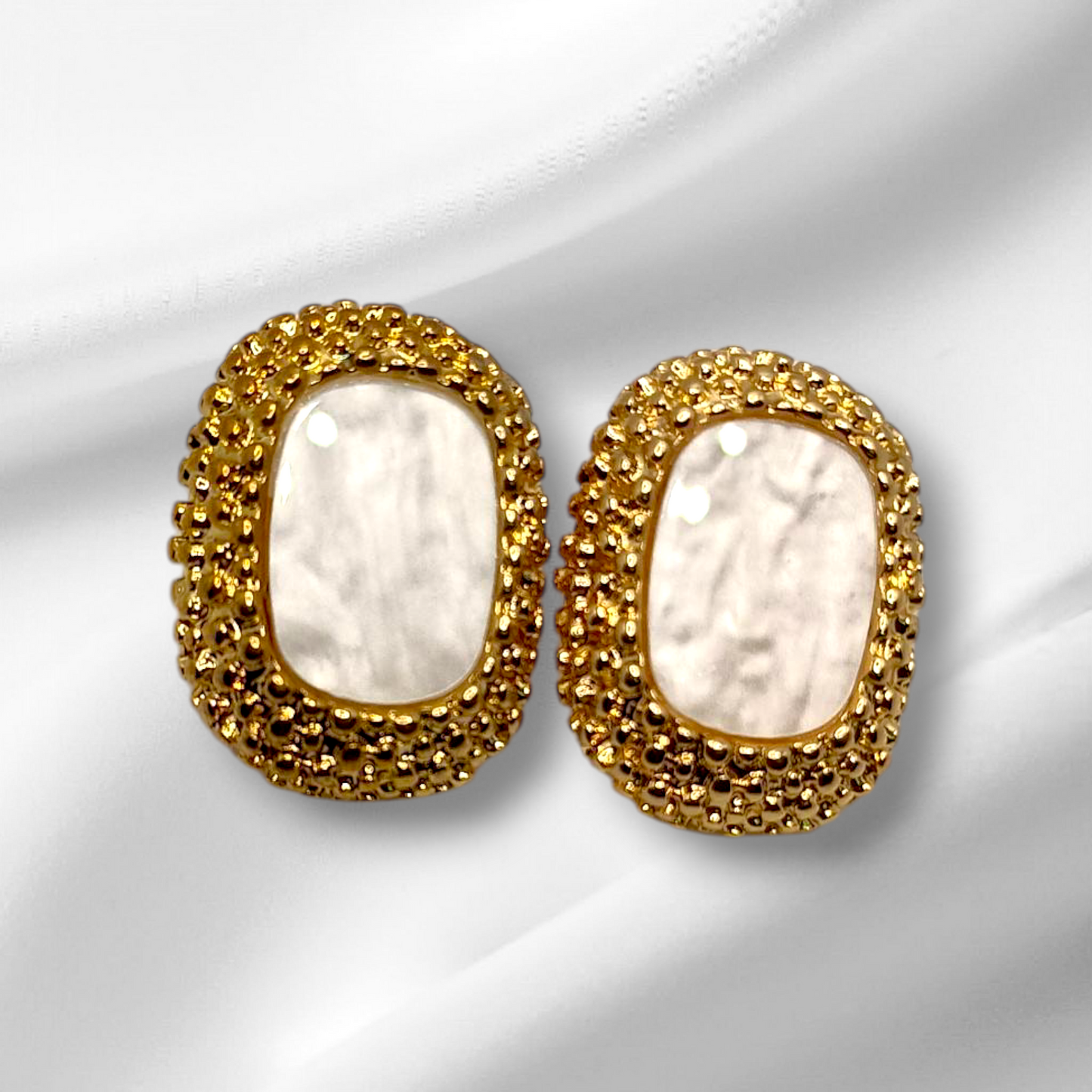 GOLDEN AVNI MOP STUD