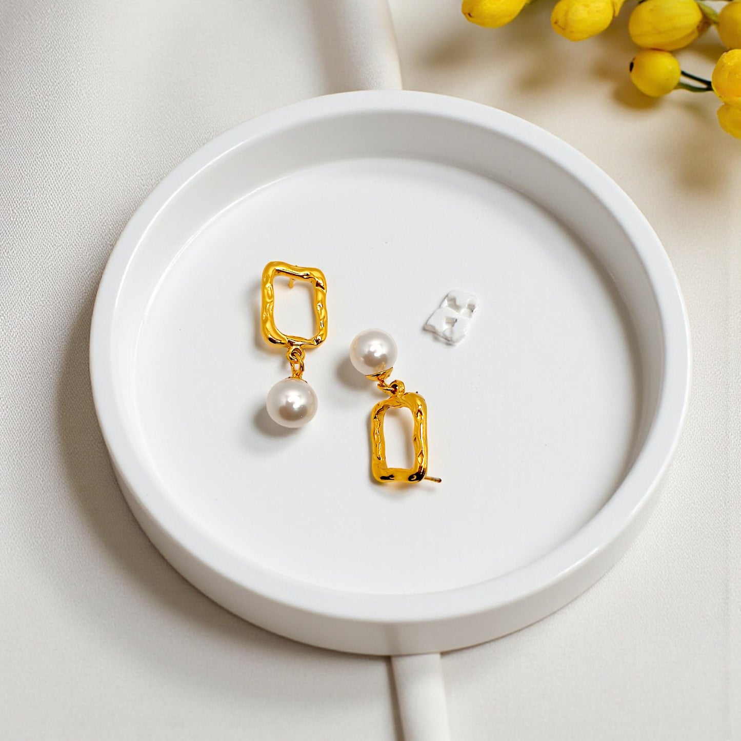 SQUARE PEARL EARRINGS