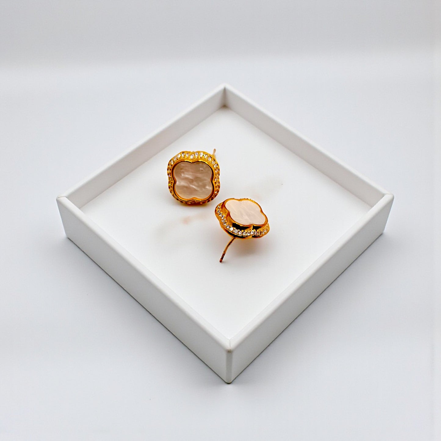 CLOVER STUD EARRINGS