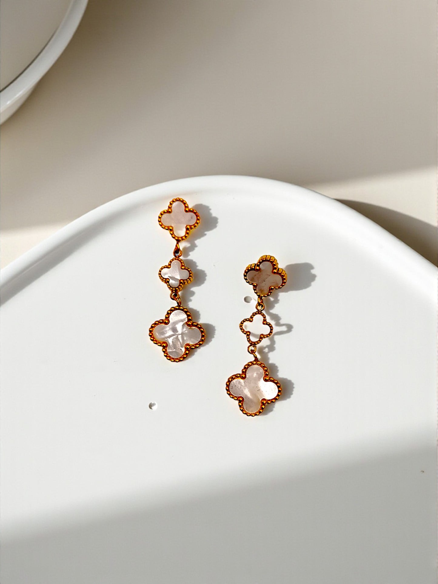 CLOVER DANGLE EARRINGS