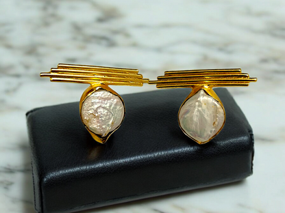 LUSTRE BAROQUE PEARL STUD