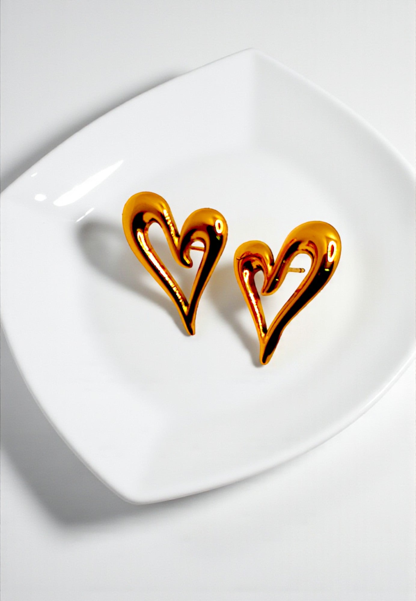 GOLD HEART EARRINGS