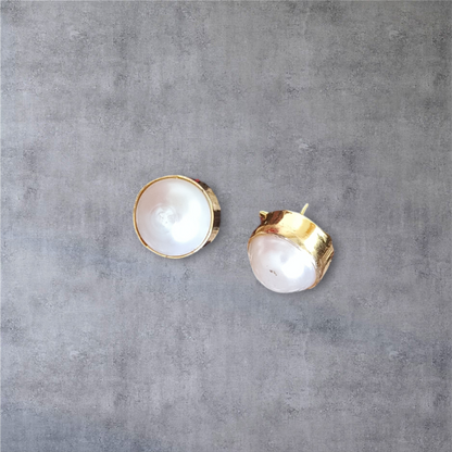 CLASSIC PEARL STUD